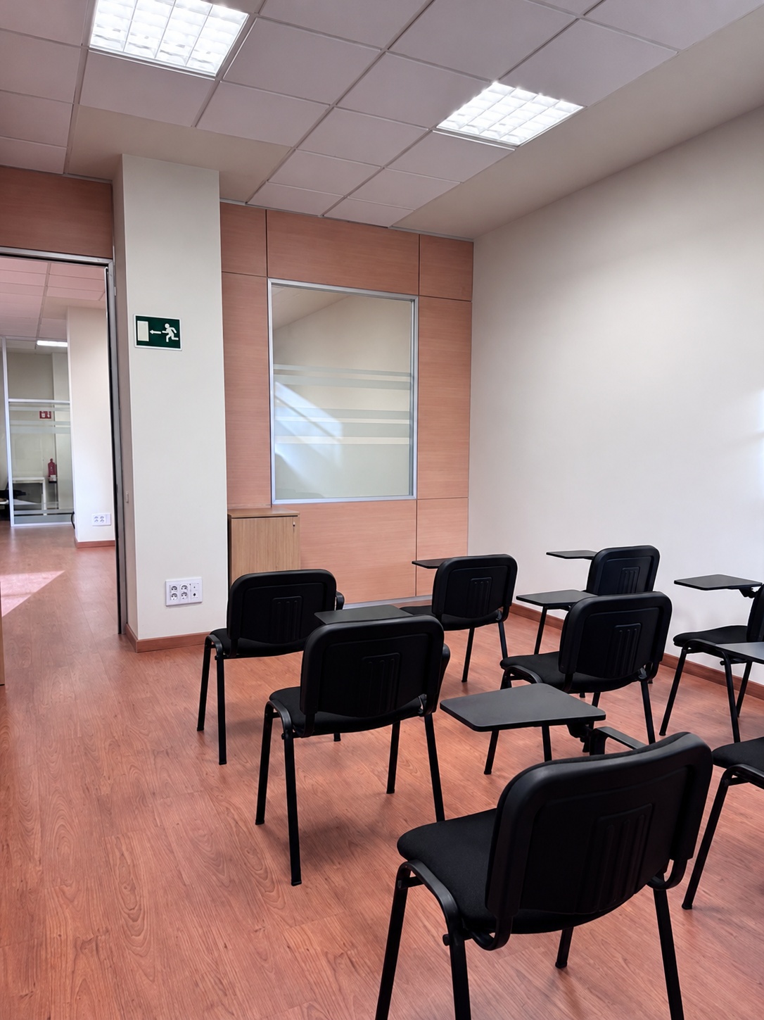 Sala interior que puede acoger actividades profesionales previa confirmación